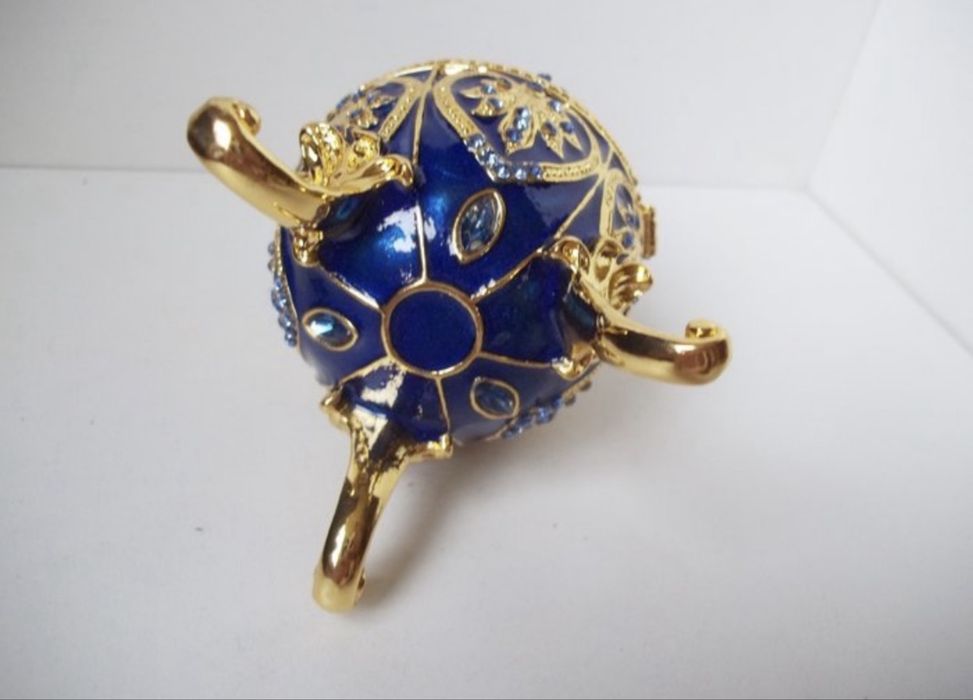 Ovo imperial Azul - Banhado a Ouro com 180 Cristais Azuis