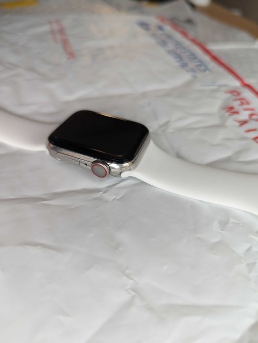 США Стальний Apple Watch 6 40 Stainless Steel silver батарея 84% рідна