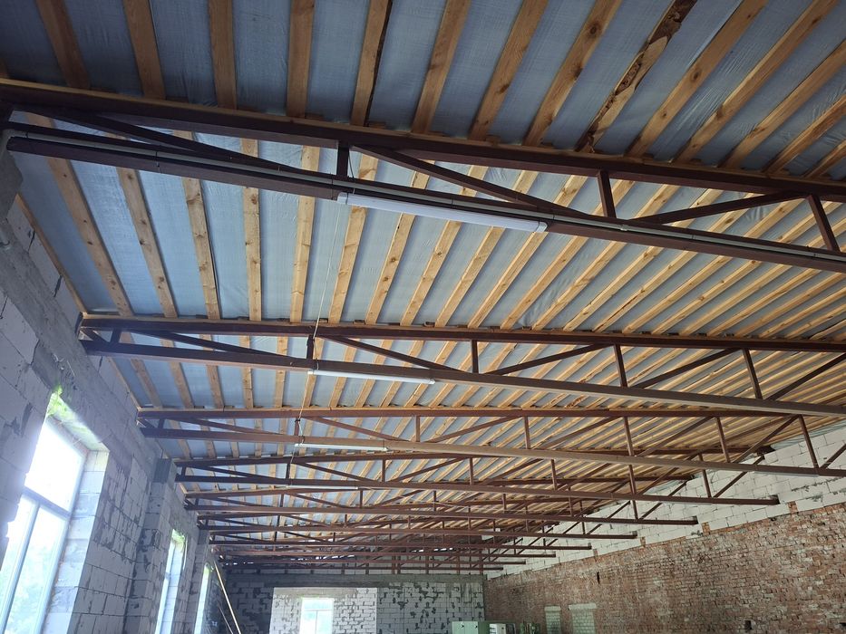 Продаються виробниці (комерційні) приміщення