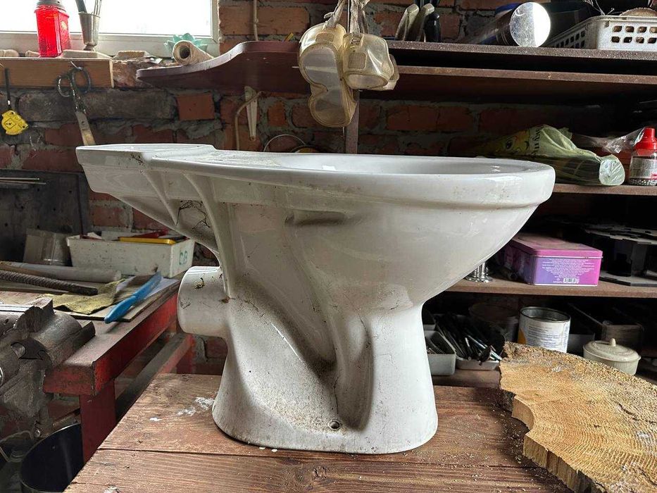 Продам унитаз для декора, садоводства.
