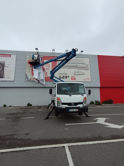 Aluguer de Camião Grua com Cesto
