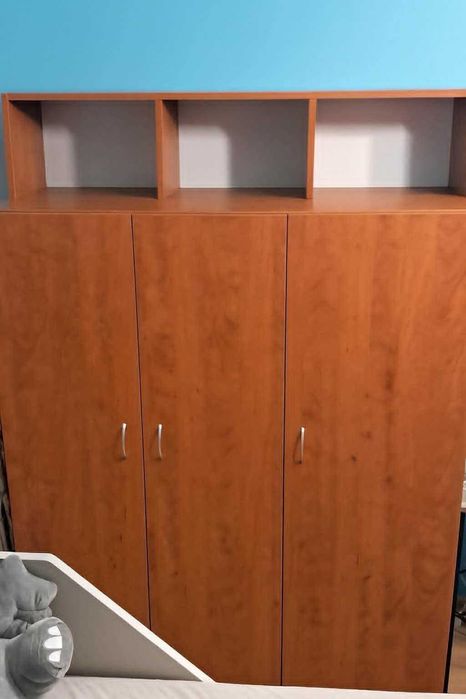 Sprzedam szafę w kolorze olcha