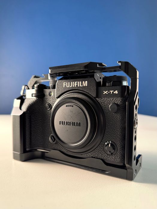Камера Fuji XT4 Black + Клітка + Комплект Адаптерів