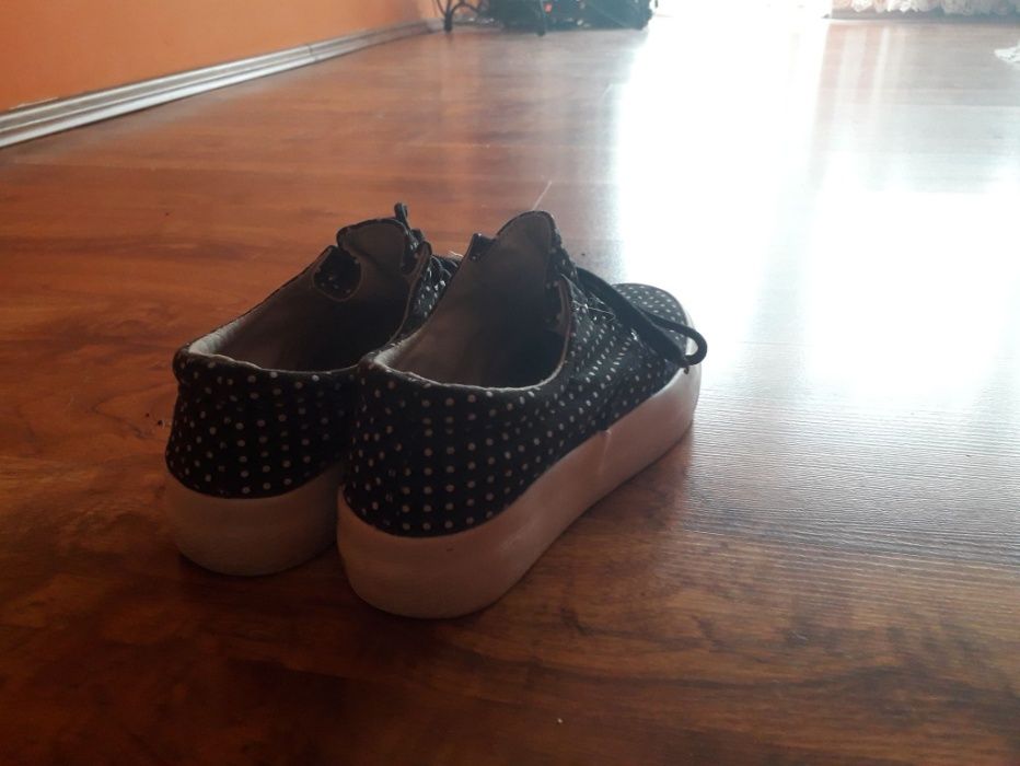 Buty sportowe Sinsay