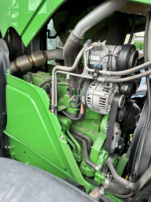John Deere 6195M