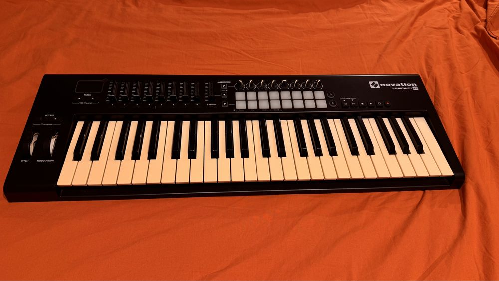 Novation Launchkey 49 MK2 - Klawiatura sterująca MIDI 49 klawiszy
