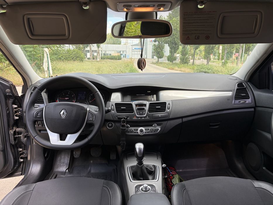Автопродаж Renault Laguna