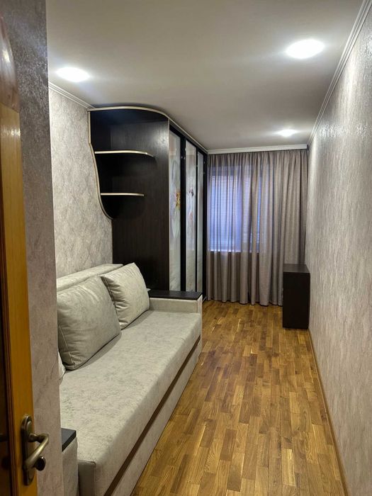 (5) Продам 2к квартиру на вул.Пирогова 4422