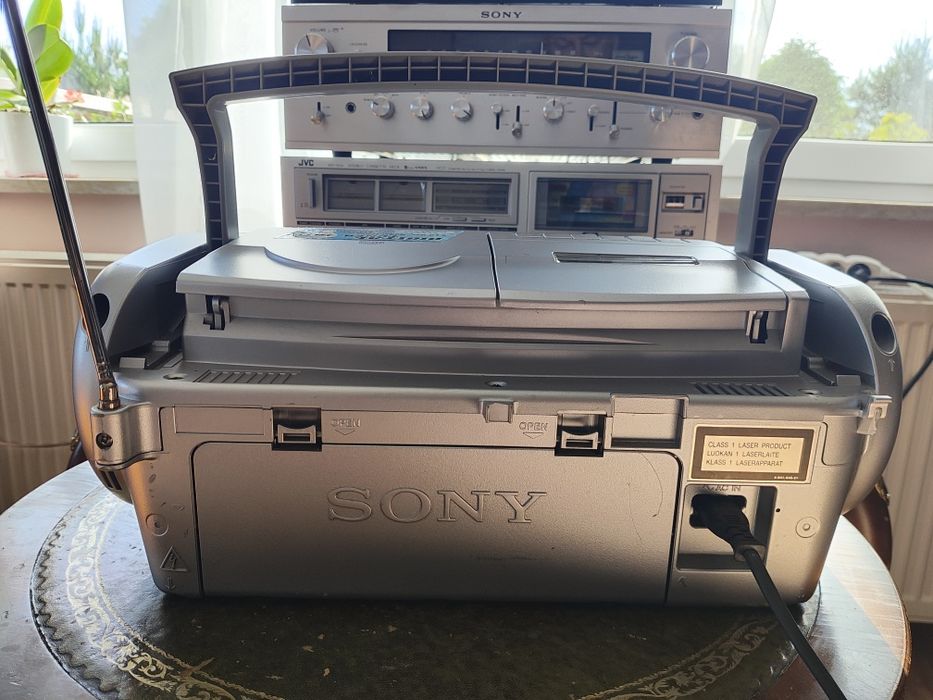 Radiomagnetofon SONY z CD