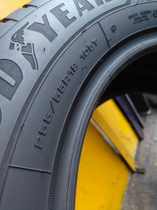 R18 255 55 шини зимові 22р Goodyear Ultra Grip Performance+
