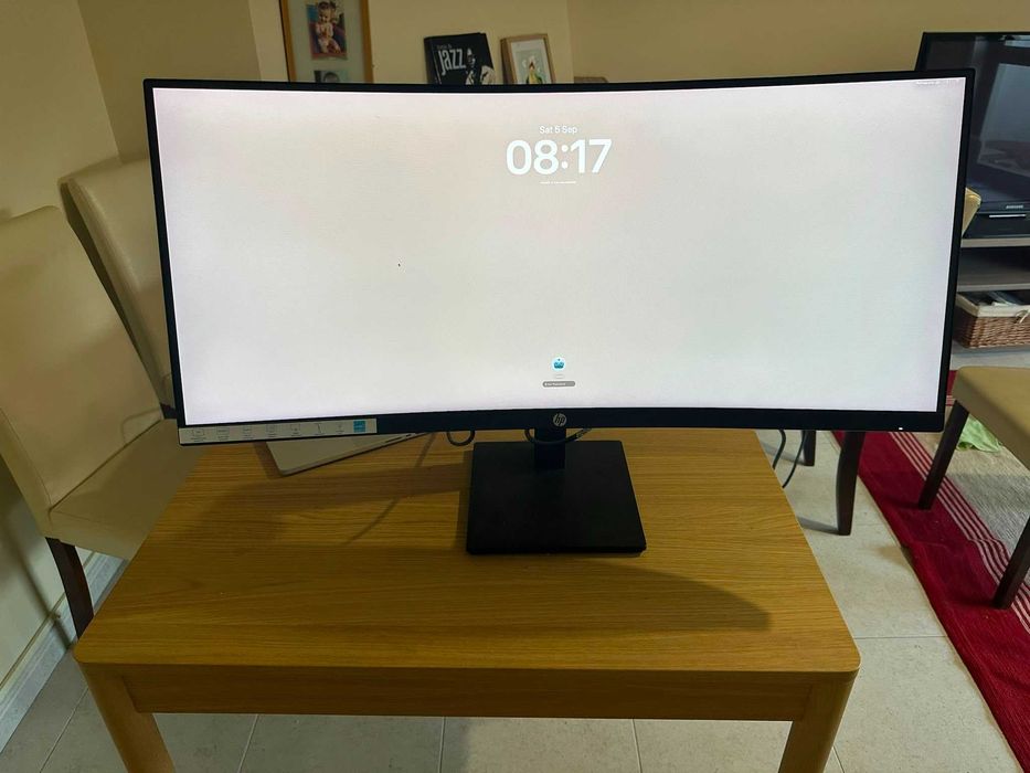 Monitor HP M34d de 34 polegadas, curvo, em excelente estado e totalmente funcional