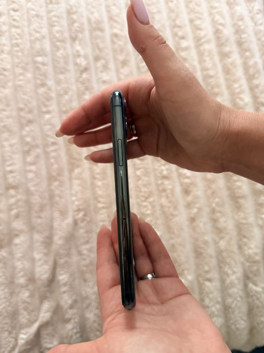 Продам IPhone 11 Pro