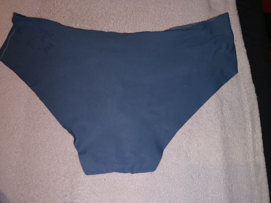 Cztery pary majtek damskich
