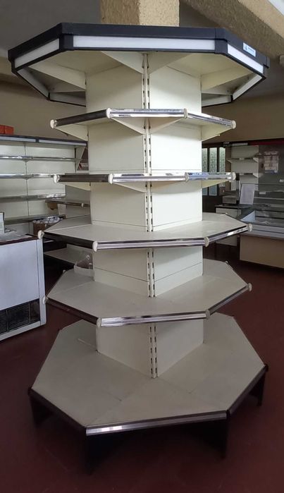 Estantes metálicas- mini mercado