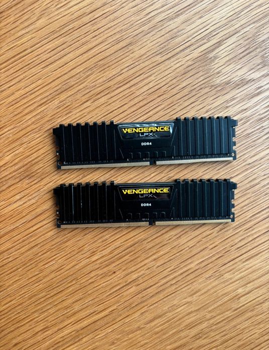 Corsair vengeance 16gb ddr4 2133mhz