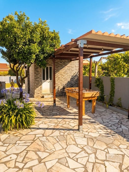 Espaço Privado c/ Piscina e Churrasqueira para Eventos e Convívios Familiares