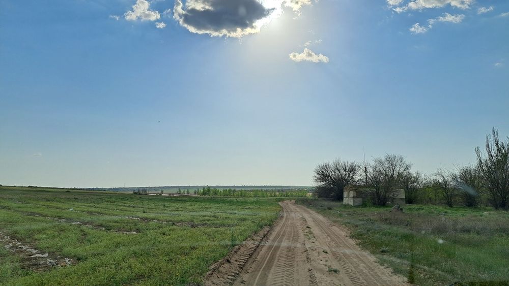 Продаж земельної ділянки. Будинок.  Гараж