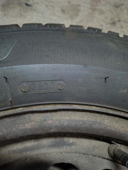 Sprzedam 4 opony zimowe 195/65 R15