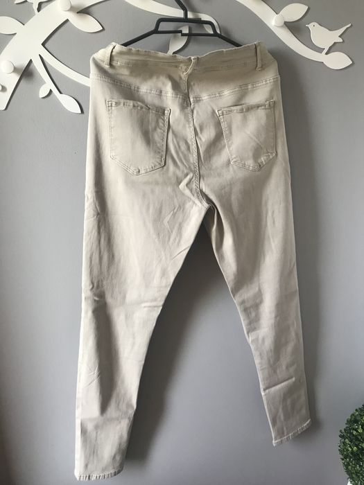 Spodnie Goodies 42 beżowe