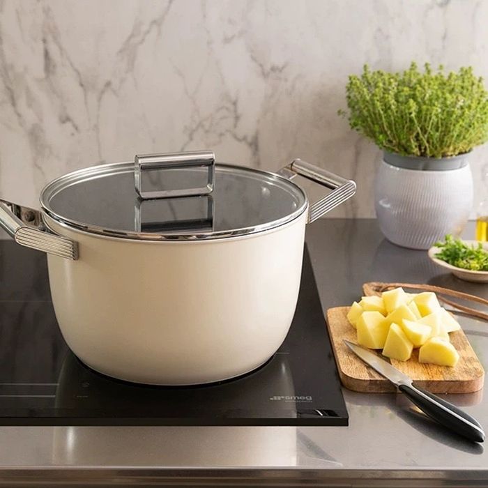 Smeg каструля 24 см кремова ckfc2411crm csf2412crm смег