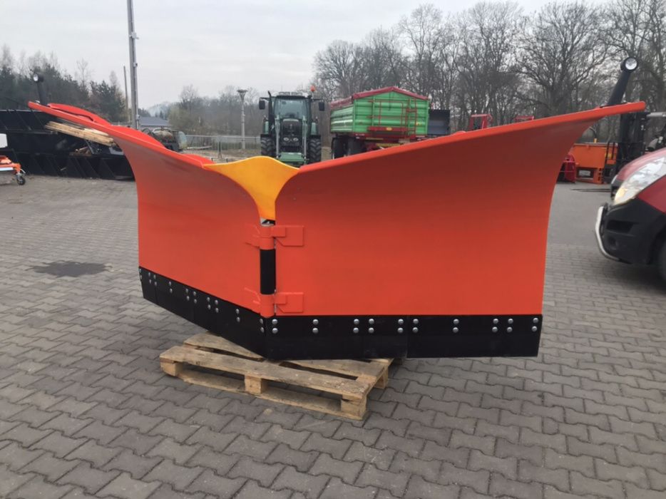 Plug do śniegu strzałka 300 cm manitou tur euro i tuz JCB CAT nowy