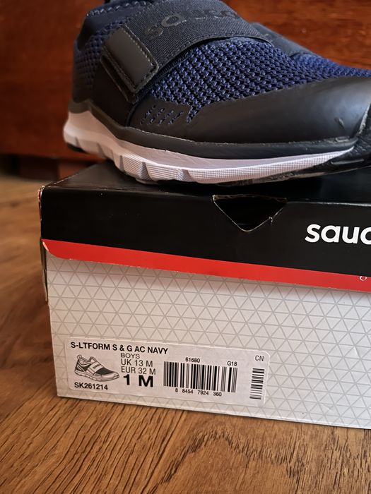 Продам кросівки.Saucony.Розмір 33 Темно синього кольору.