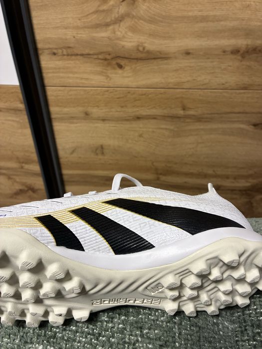 Turfy Adidas Predator League 41 1/3 - biało złote NOWE