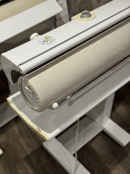 Прасувальний каток Miele B995D — у відмінному стані функція Пари