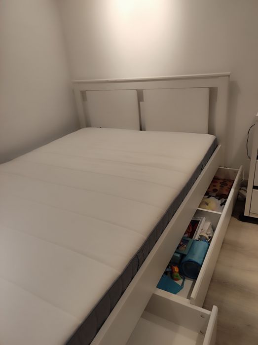 Cama de casal IKEA 1,40cm por 2,00 e Colchão Vesteroy(Guimarães e Santo Tirso)