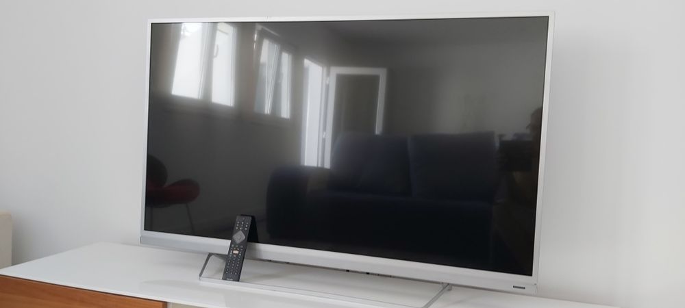 Philips LCD TV 55", Smart TV.64730002009091120
