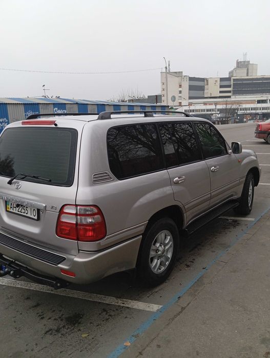 Toyota Land Cruiser 100