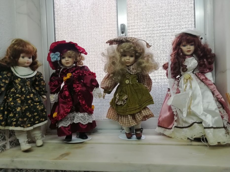 Bonequinhas em porcelana