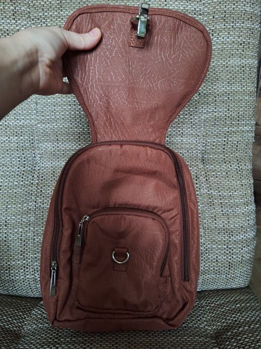 Brązowy plecaczek