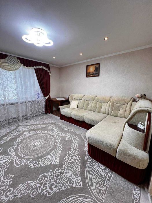 Продам 2-кімнатну квартиру в центрі міста — 54 м², меблі та техніка залишаються