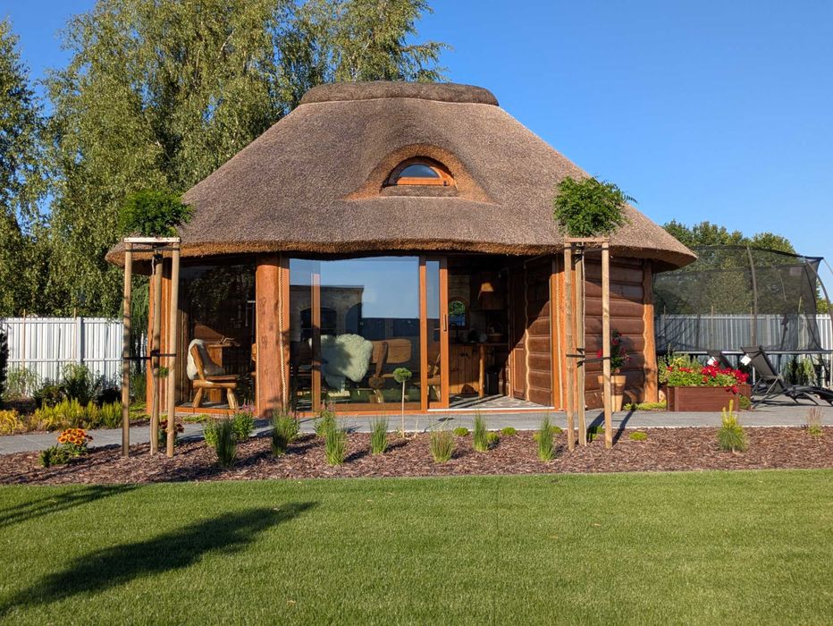 Altany trzcina, strzecha Dach trzcina. huśtawki  bal. Altana strzecha