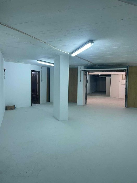 Armazém com 65 m² em Cascais — Espaço Amplo e Versátil