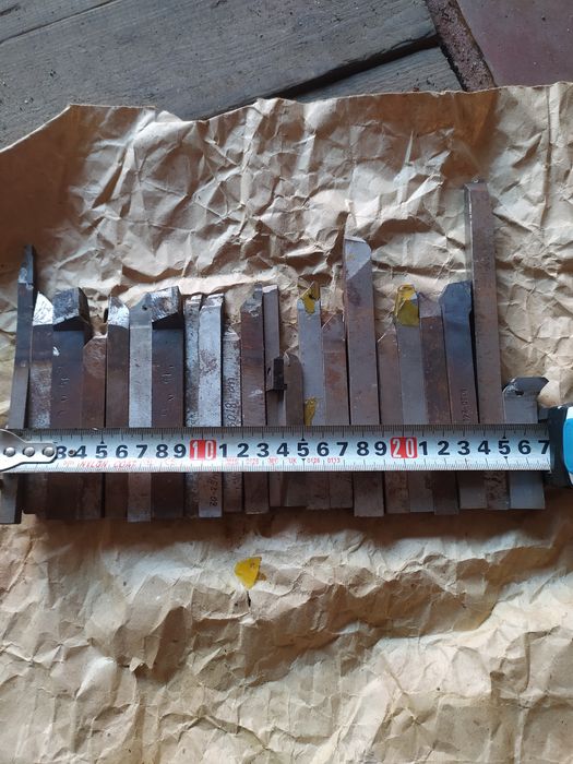 Різці токарні, фрези