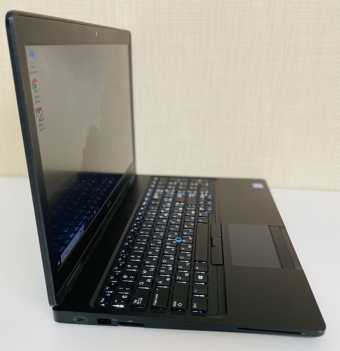 Ноутбук Dell 5590 • FHD IPS • i5-8350U • DDR4 16ГБ • SSD 256ГБ