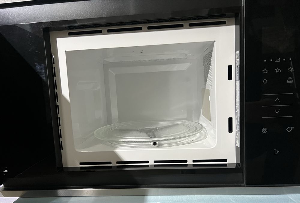 Micro-ondas Encastre ZANUSSI ZMBN2SX 60 (17 L - Sem Grill)