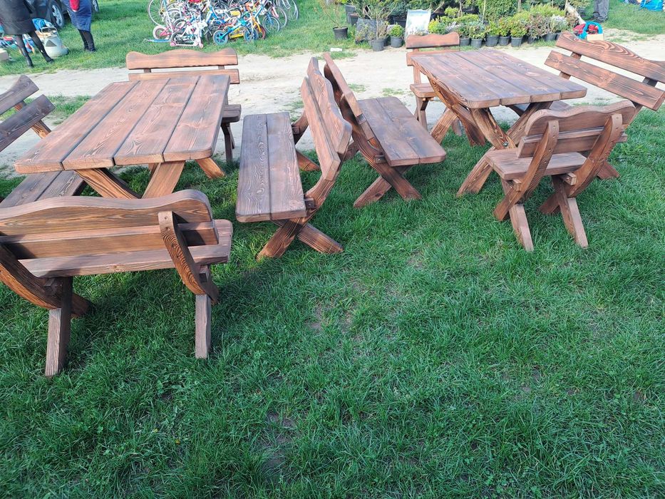 Meble ogrodowe z litego drewna