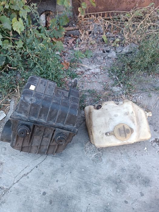 Продам корпус воздушного фильтра и бочек омывателя