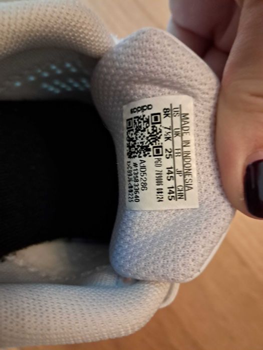 sapatilhas ADIDAS novas