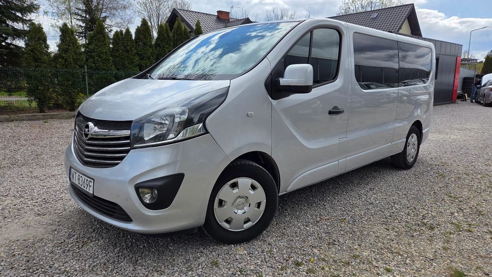 Opel Vivaro 1.6Bi Turbo 140KM 8 osób LONG Nawiewy Navi Kamera Czujnik Tył !!