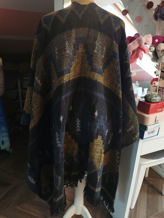 Kardigan lub szal  damski ciepły