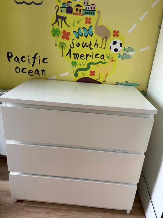 Biała komoda ikea