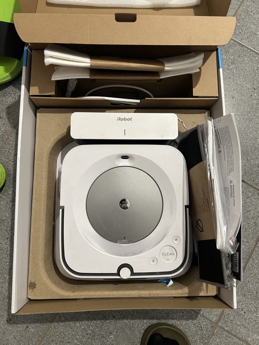 Robot mopujacy BRAAVA JET M6