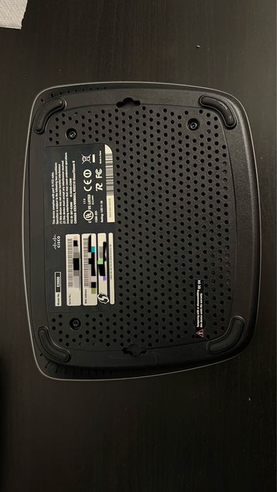 Продам разом  сет роутер cisco linksys ae 4500 та linksys e2000