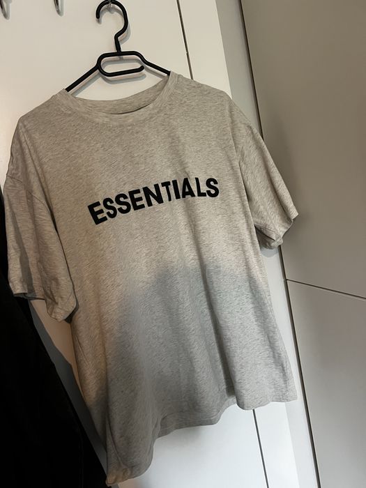 Koszulka essentials