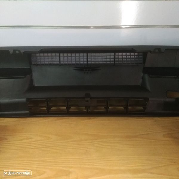 Para-choques Fiat Uno modelo: 1989 até 1994 novo