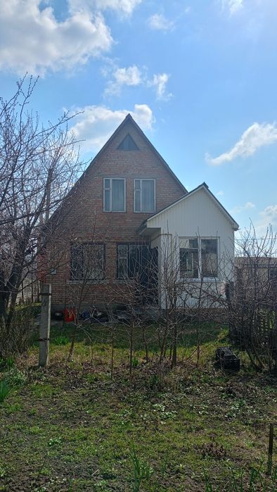 Продається 2х поверховий будинок у Фастові.